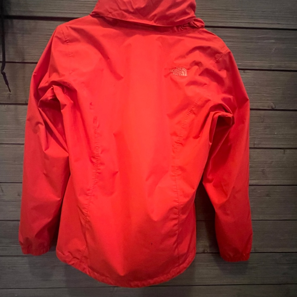 The North Face HyVent  Women's Packable Lightweight Rain Jacket - Picture 2 of 5